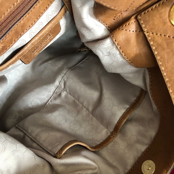 Michael Kors Uptown Astor Large Leather Studded Shoulder Bag - Tan - Picture 10 of 15